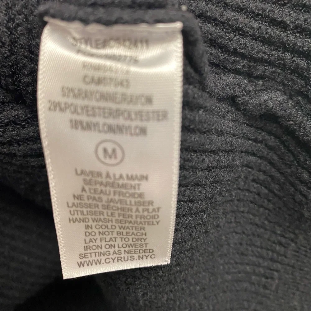 4 / $25 🖤 Banana Republic Zip-Neck Sweater 🖤 - Medium - Picture 4 of 5
